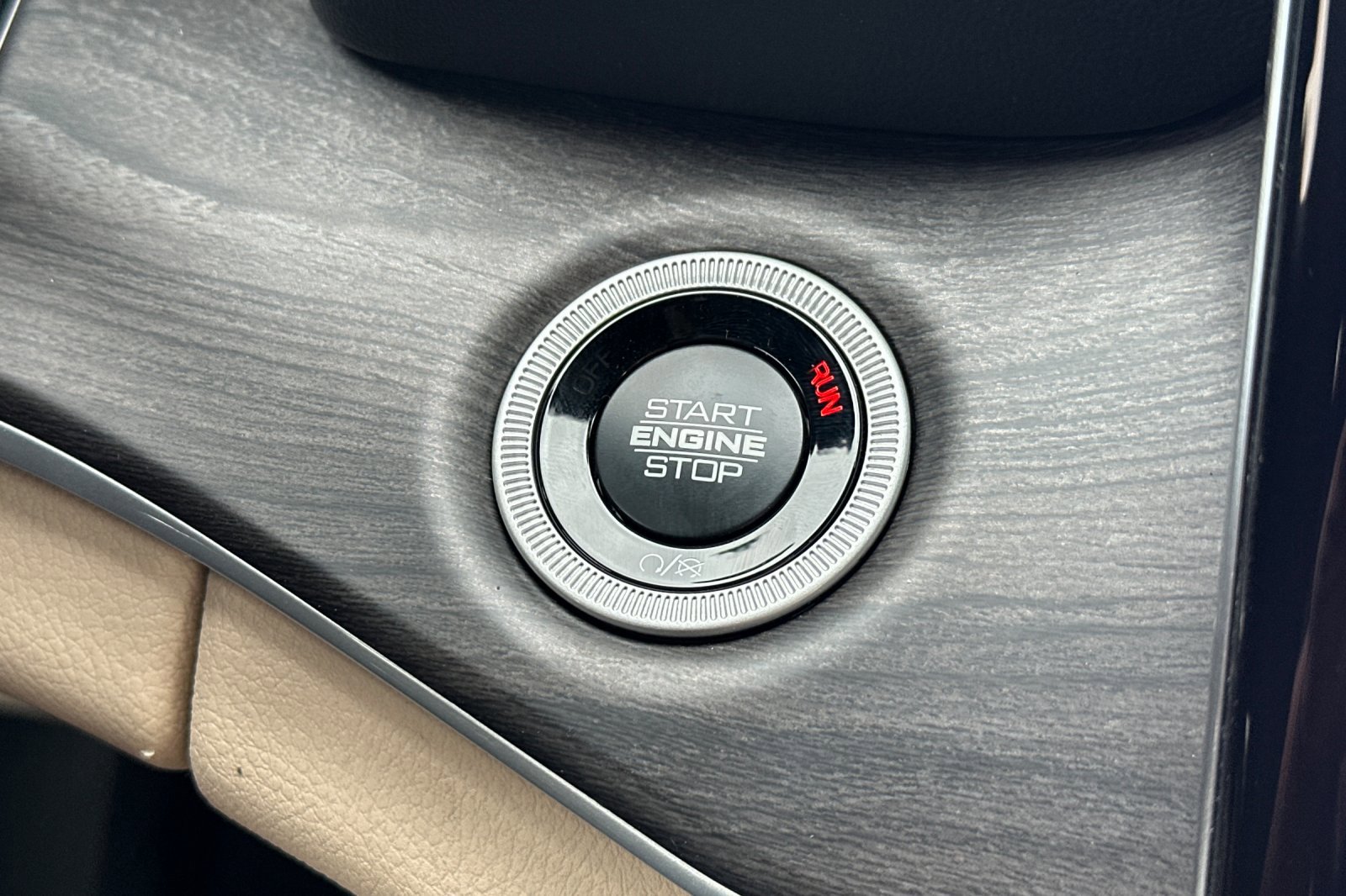 New 2025 Jeep Grand Cherokee L Limited w/ Luxury Tech Group II image 23