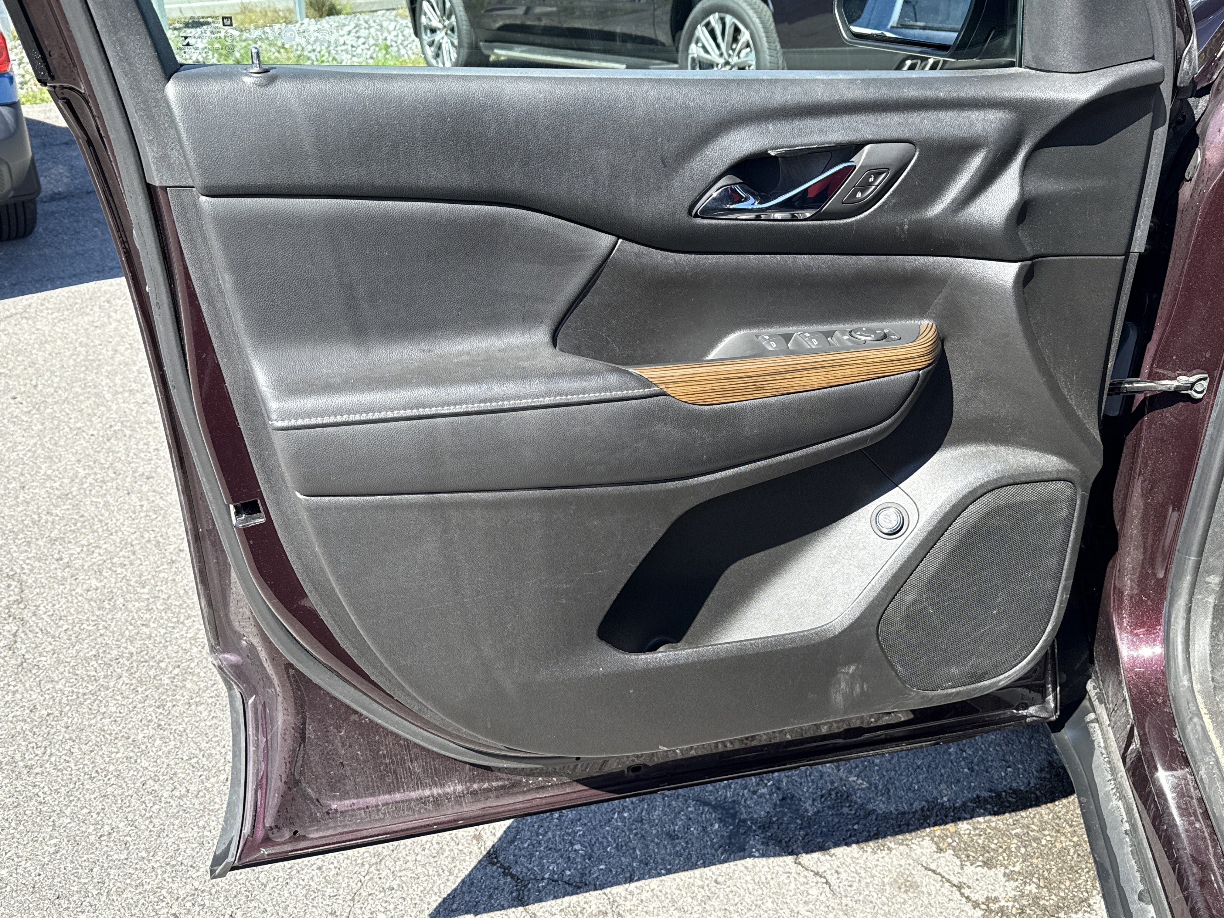 Used 2018 GMC Acadia SLE AWD/4WD image 11