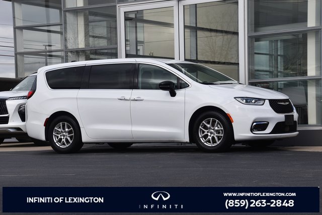 Used 2024 Chrysler Pacifica Touring-L