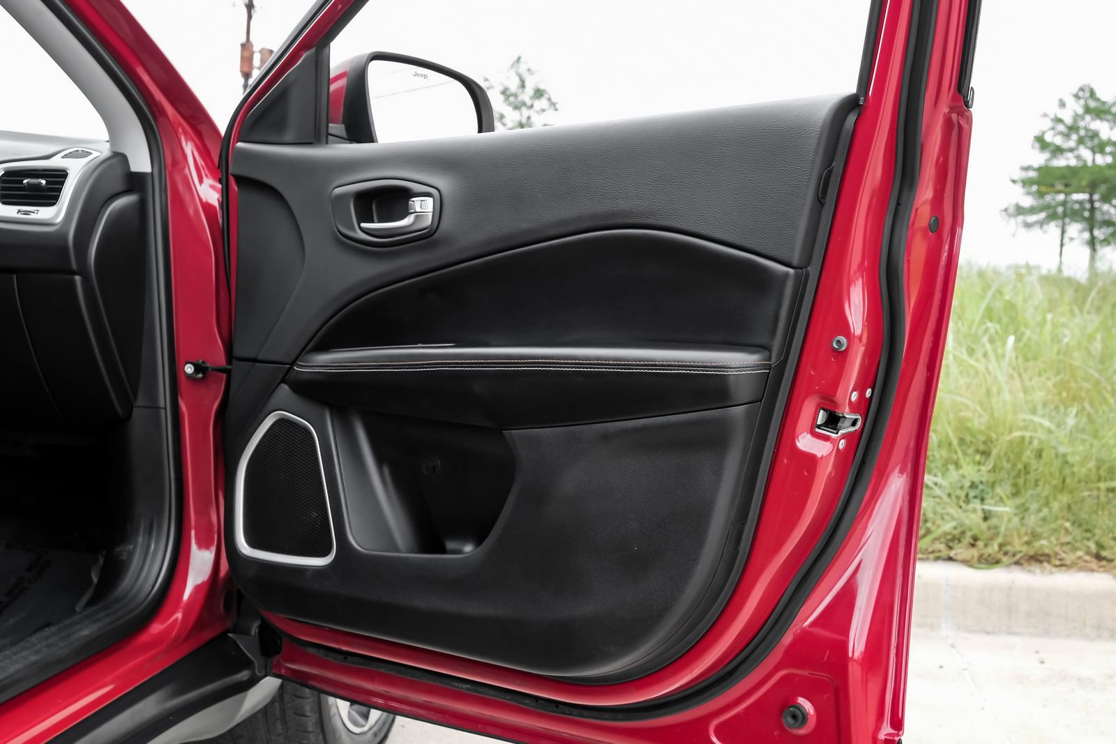 Used 2017 Jeep Compass Latitude w/ Popular Equipment Group FWD image 43