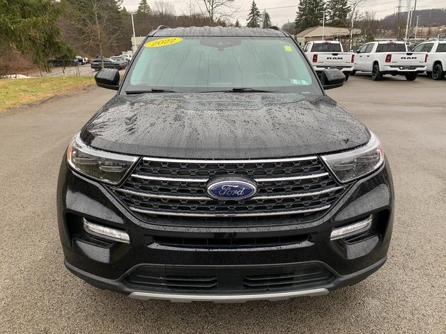Used 2022 Ford Explorer XLT w/ Equipment Group 202A image 10