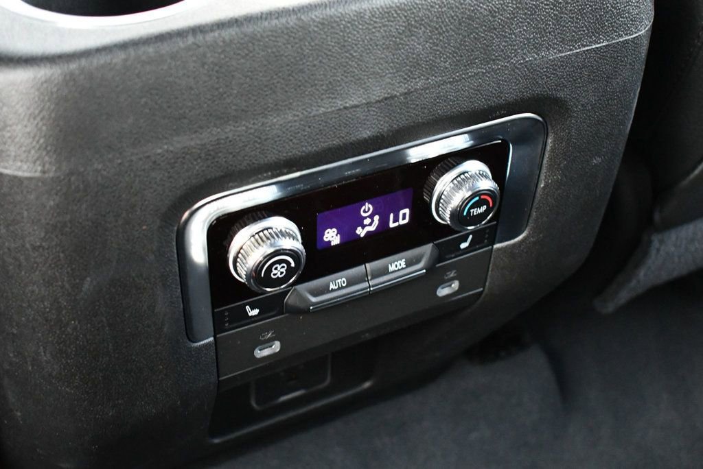 Used 2021 GMC Yukon Denali w/ Denali Premium Package image 71