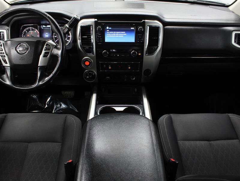 Used 2018 Nissan Titan SV w/ SV Convenience Package AWD/4WD image 10