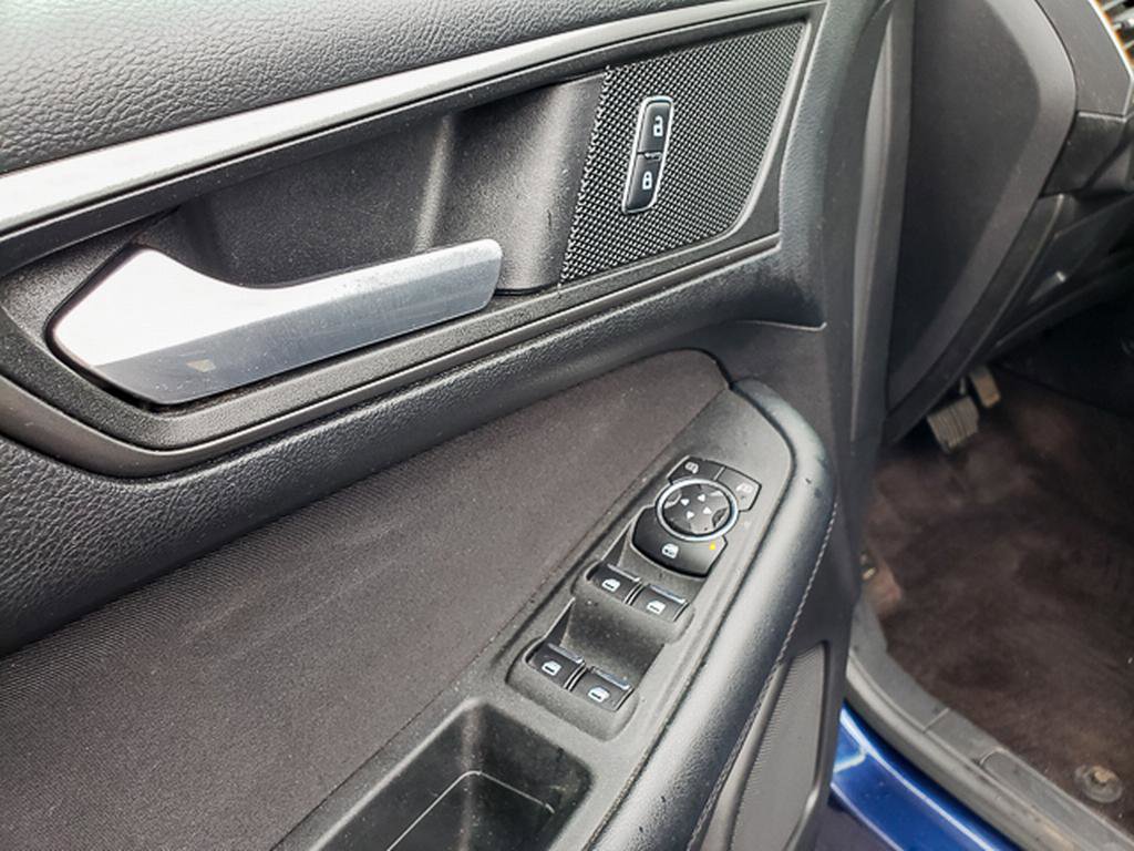 Used 2016 Ford Edge SE image 10