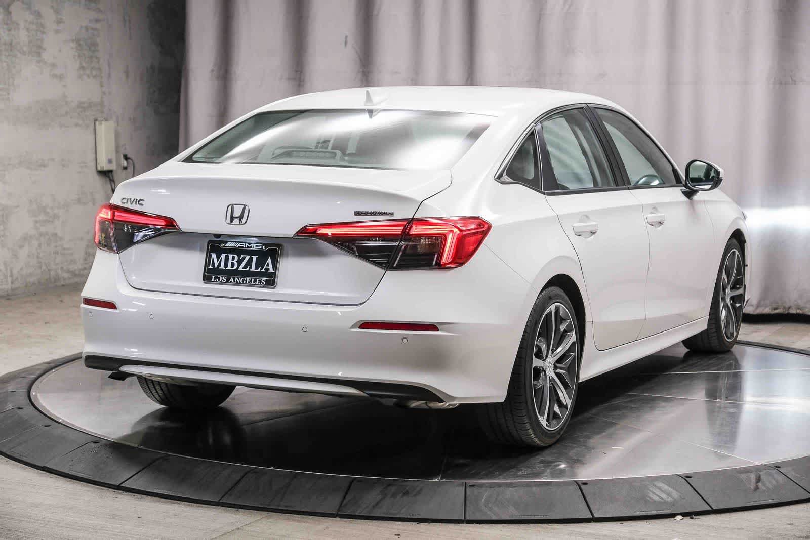 Used 2024 Honda Civic Touring image 4