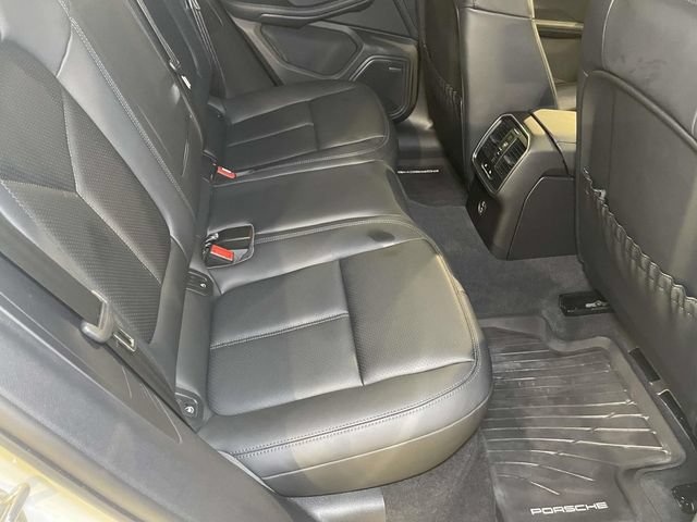 Certified 2026 Porsche Macan AWD/4WD image 23