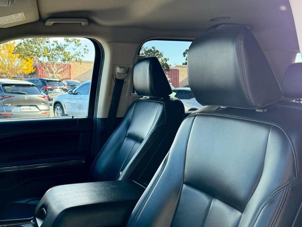 Used 2024 Ford Expedition XLT image 17