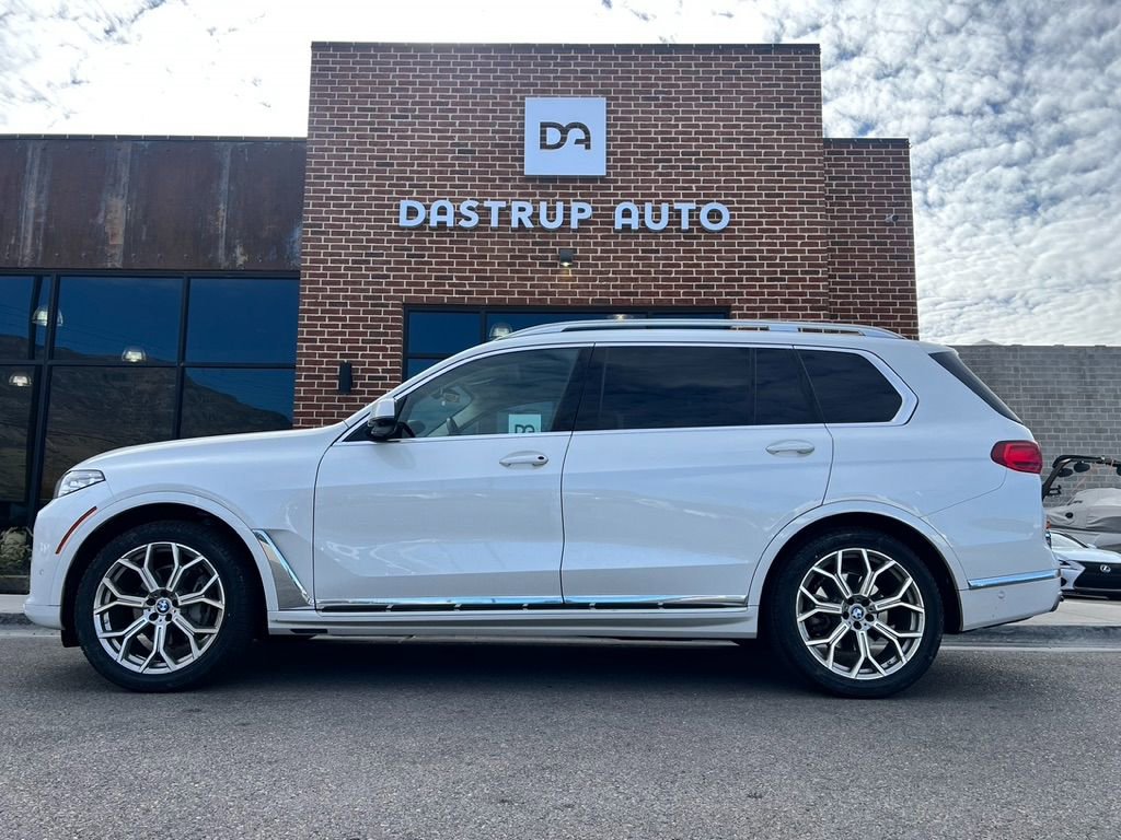 Used 2020 BMW X7 xDrive40i w/ Executive Package image 3