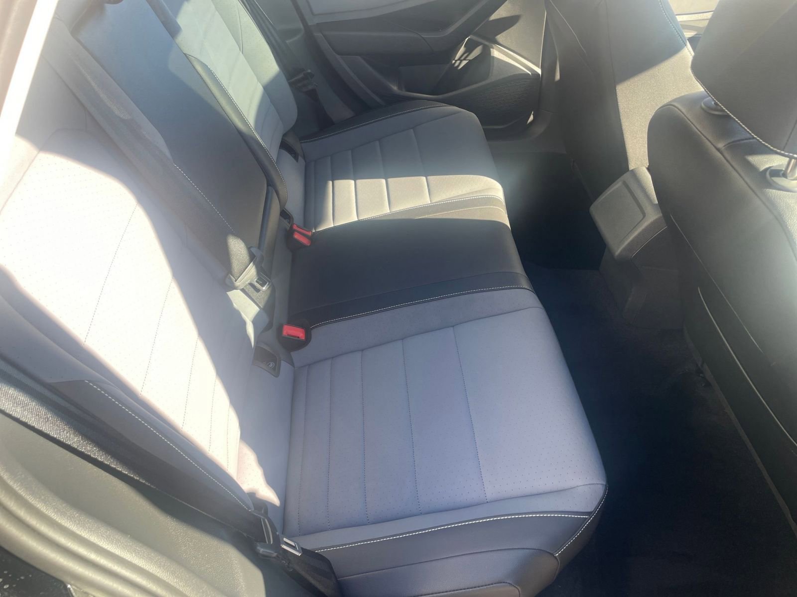 Used 2025 Volkswagen Jetta SE image 38