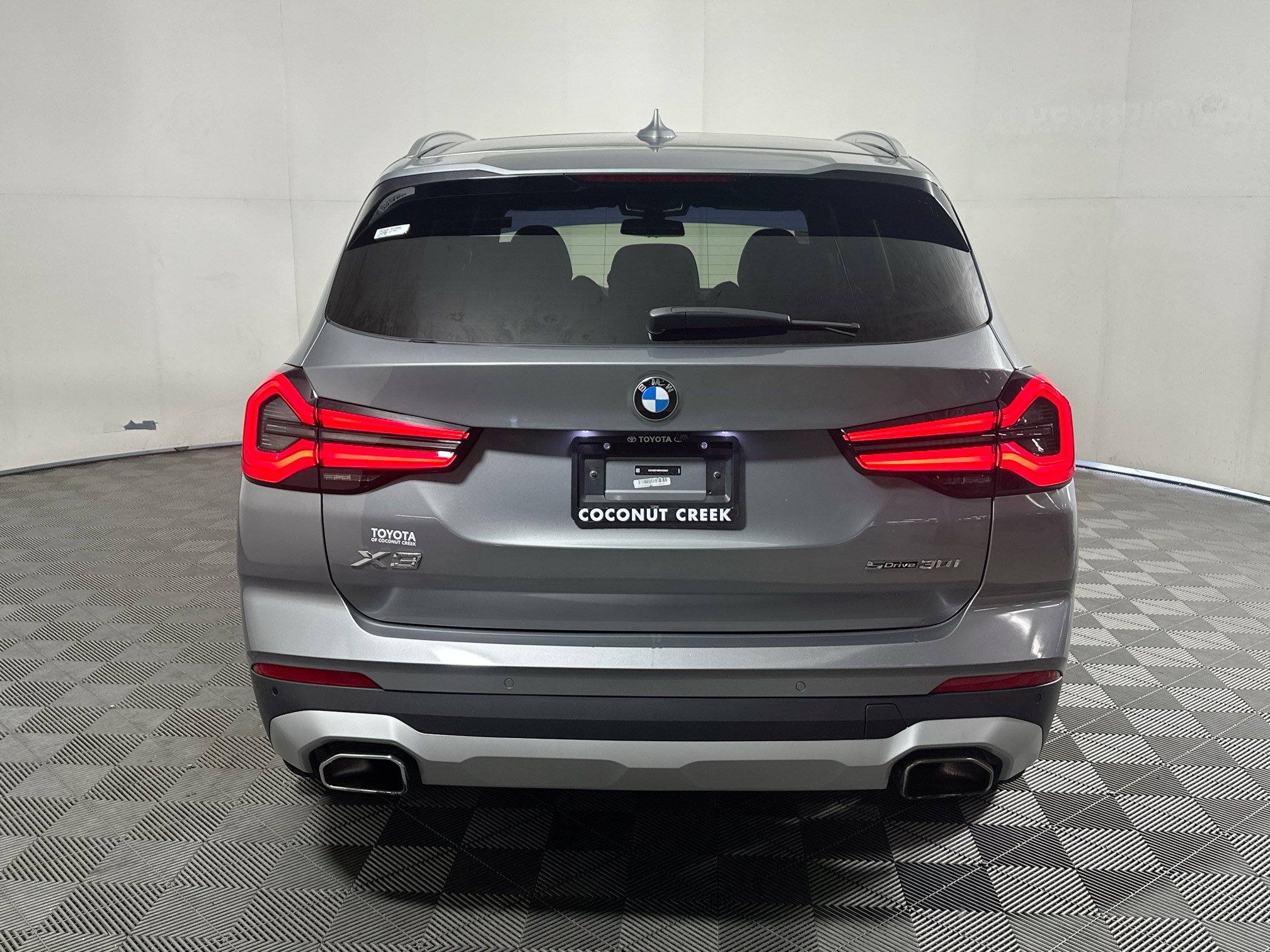 Used 2024 BMW X3 sDrive30i w/ Convenience Package RWD image 4