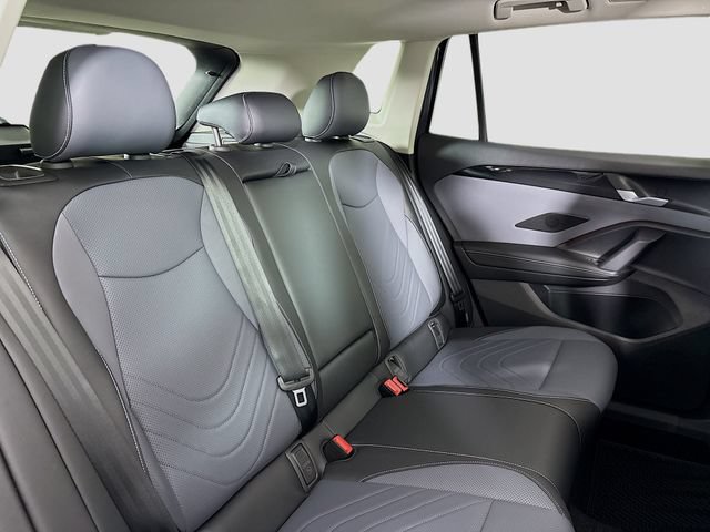 New 2026 Volkswagen Tiguan SE AWD/4WD image 28