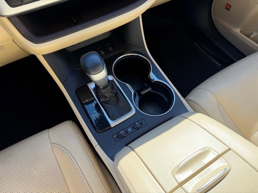 Used 2018 Toyota Highlander Limited image 16