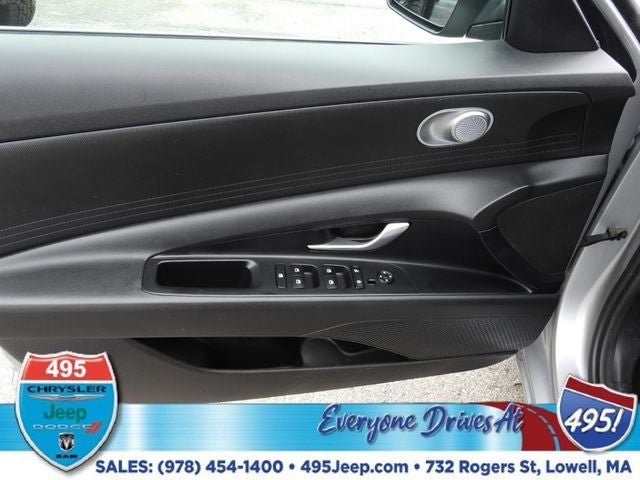 Used 2023 Hyundai Elantra SEL FWD image 15