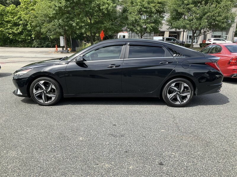 Used 2021 Hyundai Elantra SEL w/ Convenience + Premium Package FWD image 8