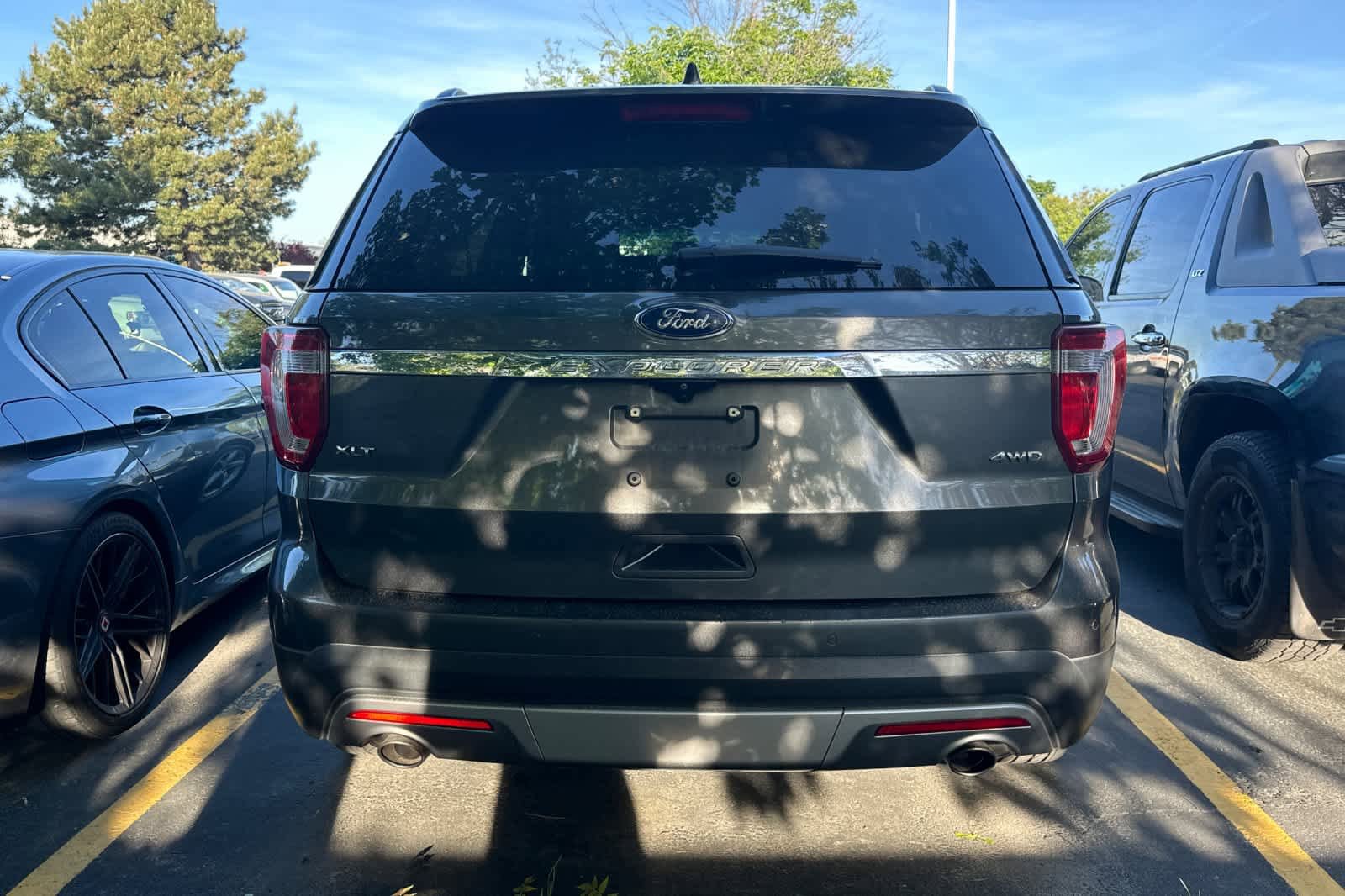 Used 2016 Ford Explorer XLT w/ Equipment Group 202A AWD/4WD image 5