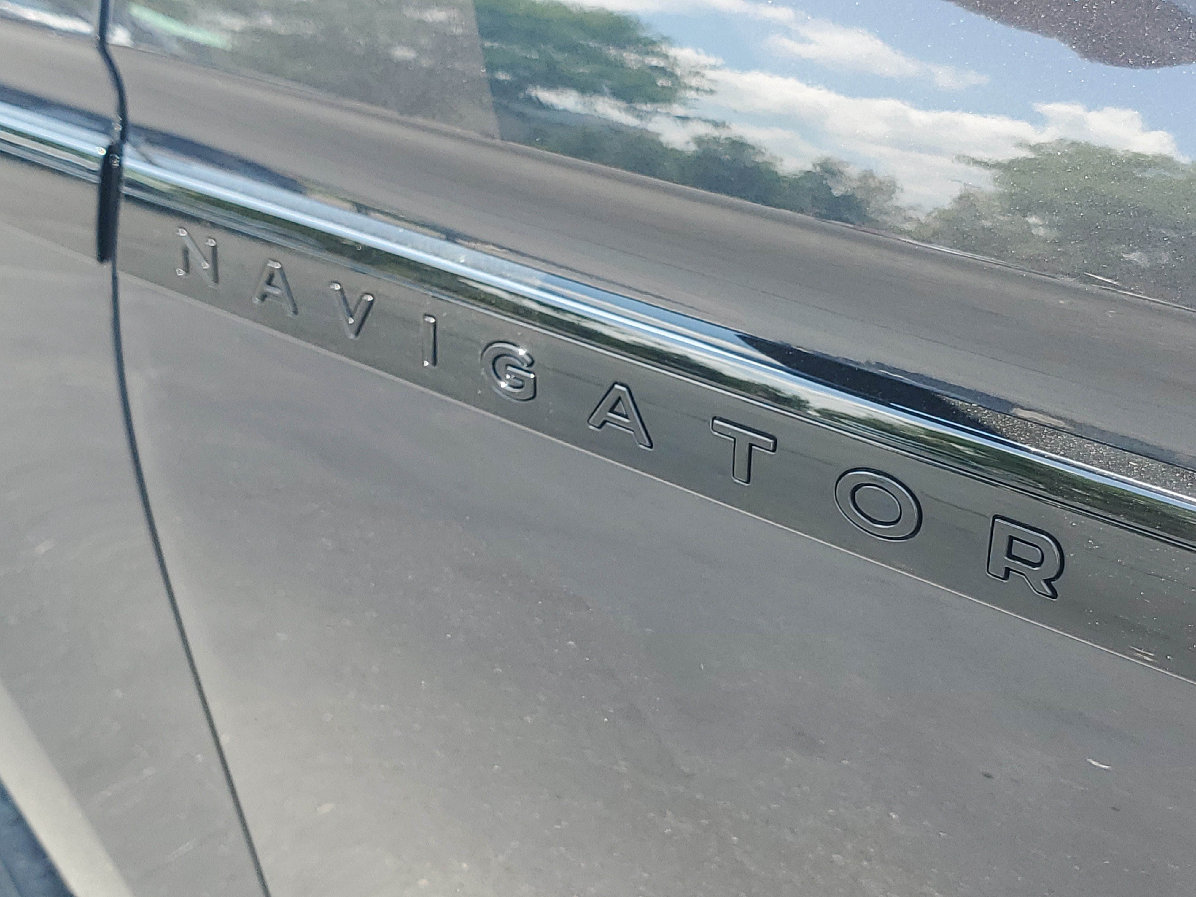 New 2027 Lincoln Navigator Reserve w/ Jet Appearance Package AWD/4WD image 7