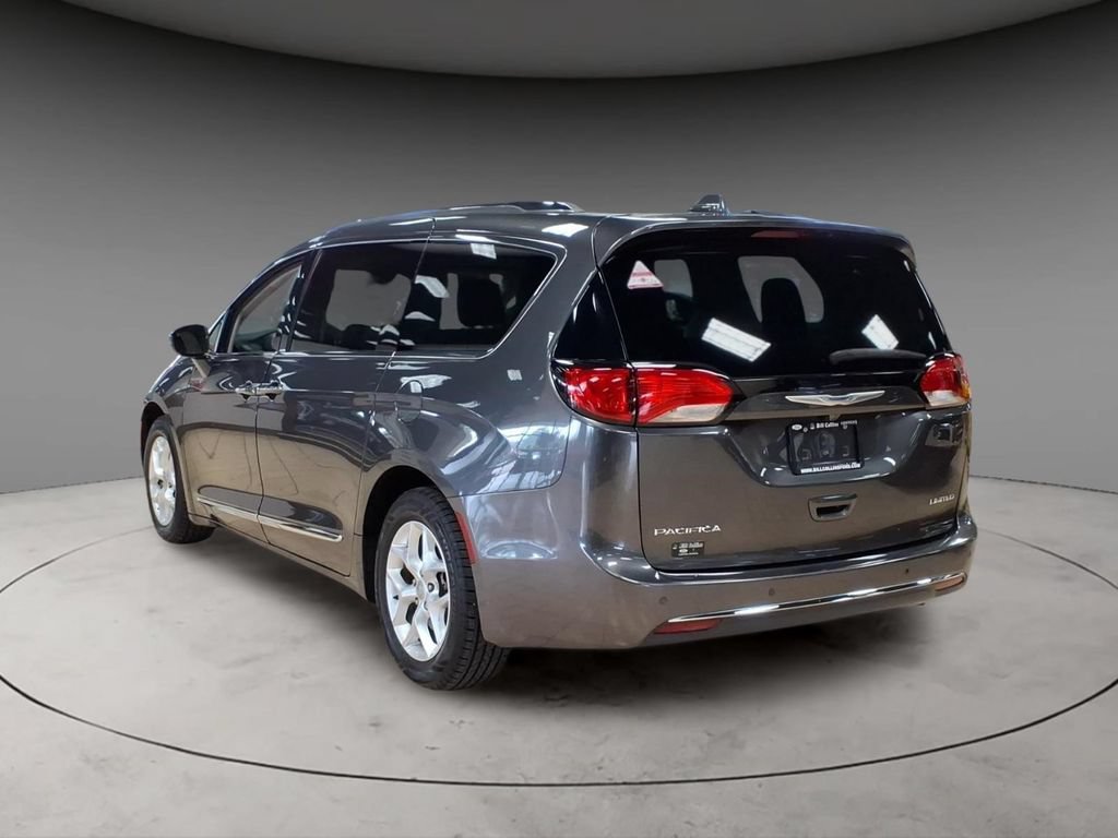 Used 2020 Chrysler Pacifica Limited FWD image 3
