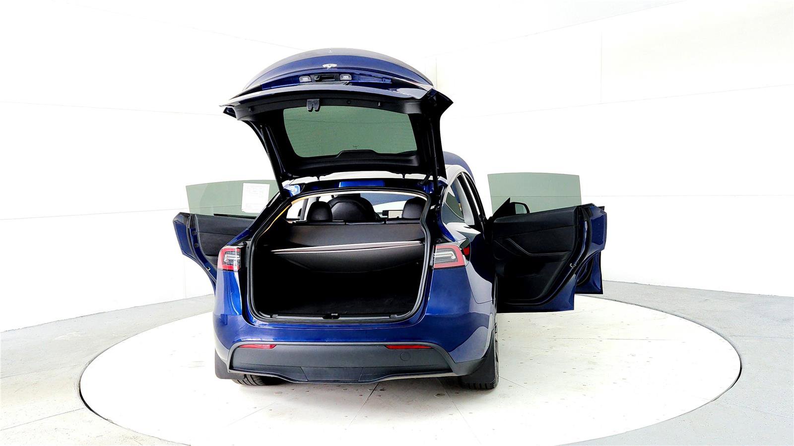 Used 2024 Tesla Model Y Long Range image 11