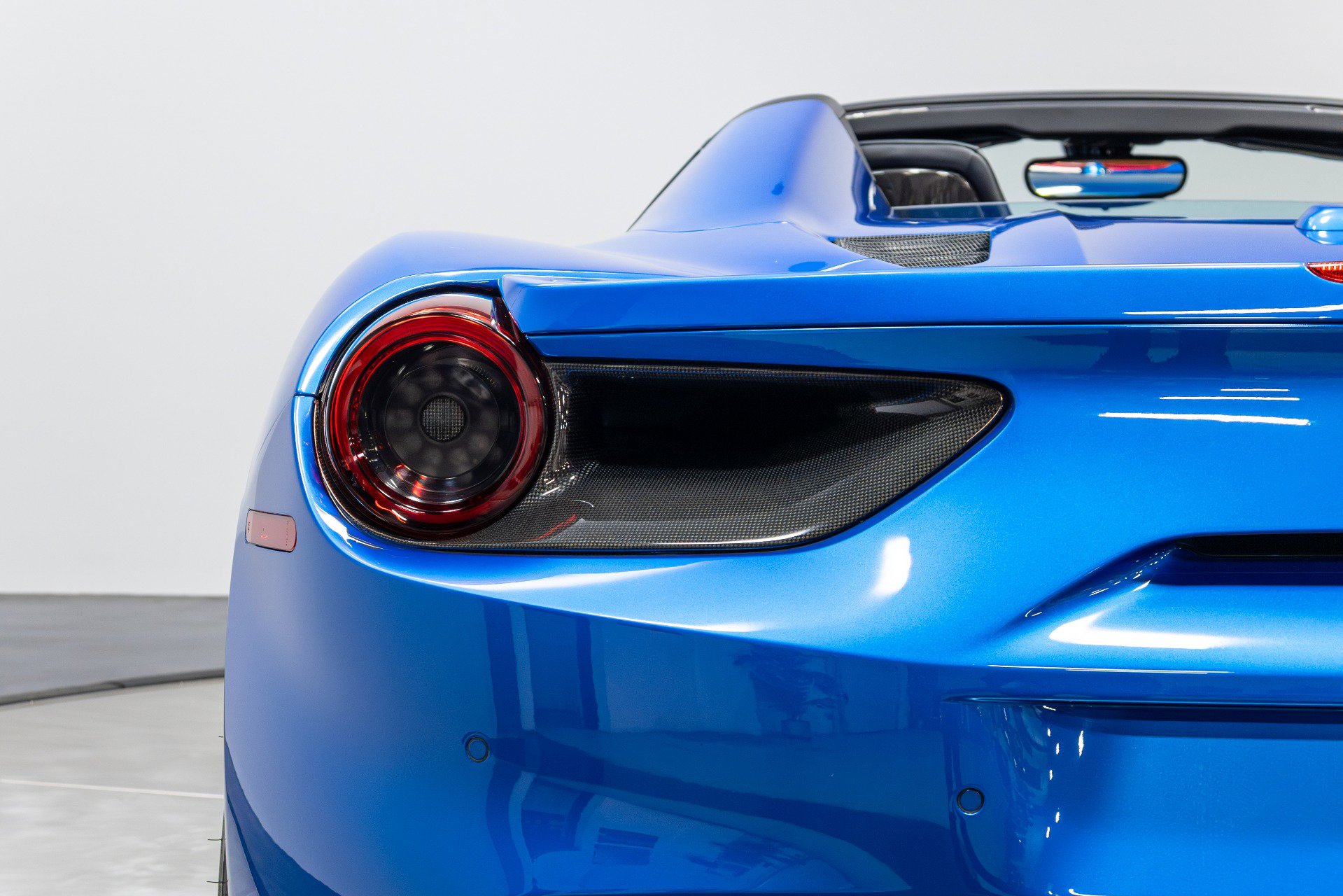 Used 2016 Ferrari 488 Spider image 59