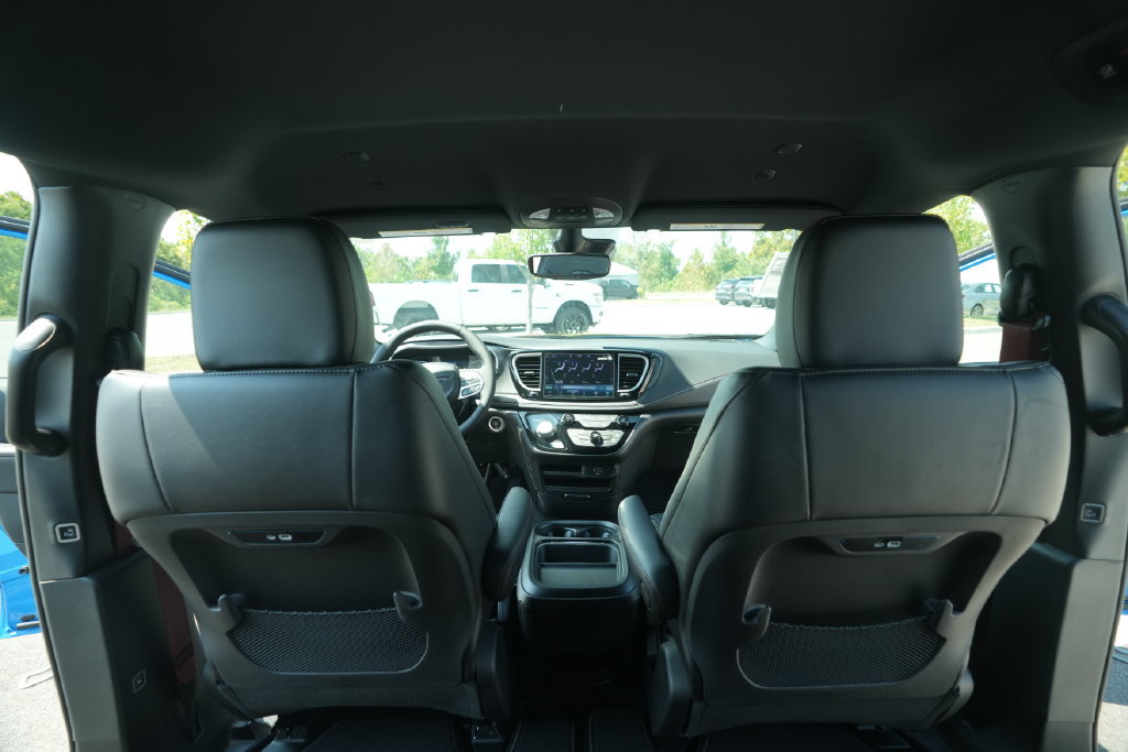 New 2027 Chrysler Pacifica Select FWD image 21