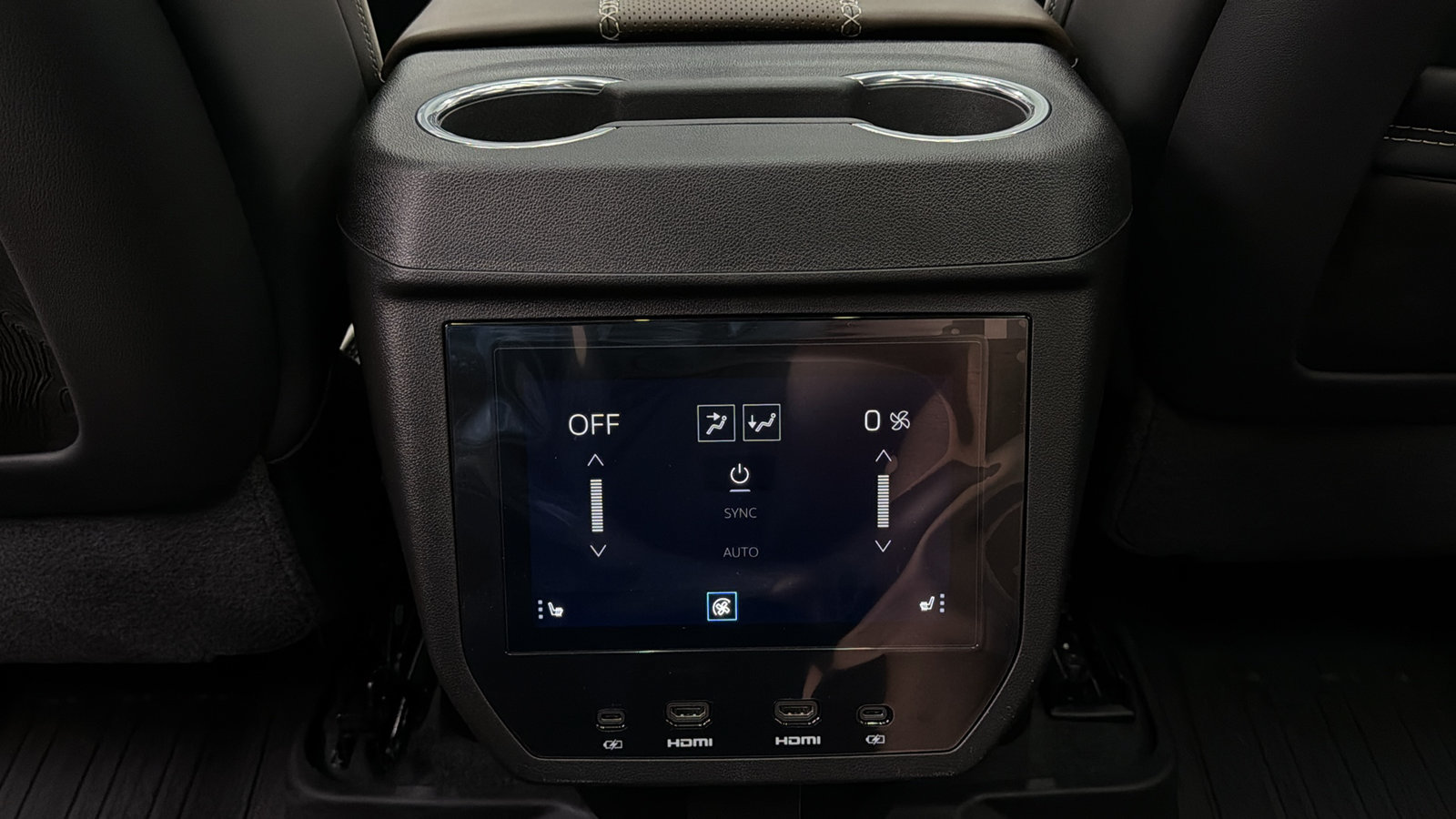 Used 2026 GMC Yukon XL Denali Ultimate w/ LPO, Floor Liner Package AWD/4WD image 36