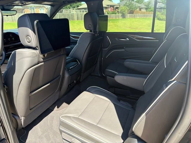 Used 2024 Cadillac Escalade ESV Premium Luxury w/ Performance Package AWD/4WD image 8