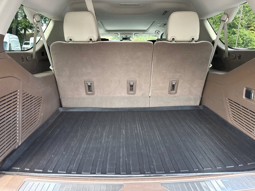 Used 2024 GMC Yukon XL Denali AWD/4WD image 18