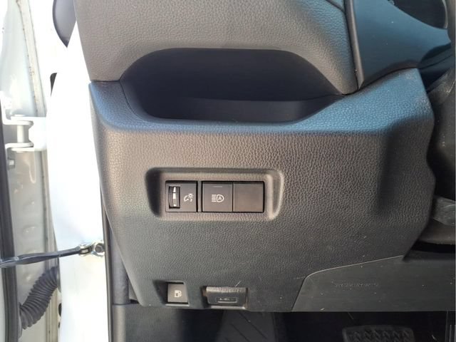 Used 2021 Toyota RAV4 XLE AWD/4WD image 14