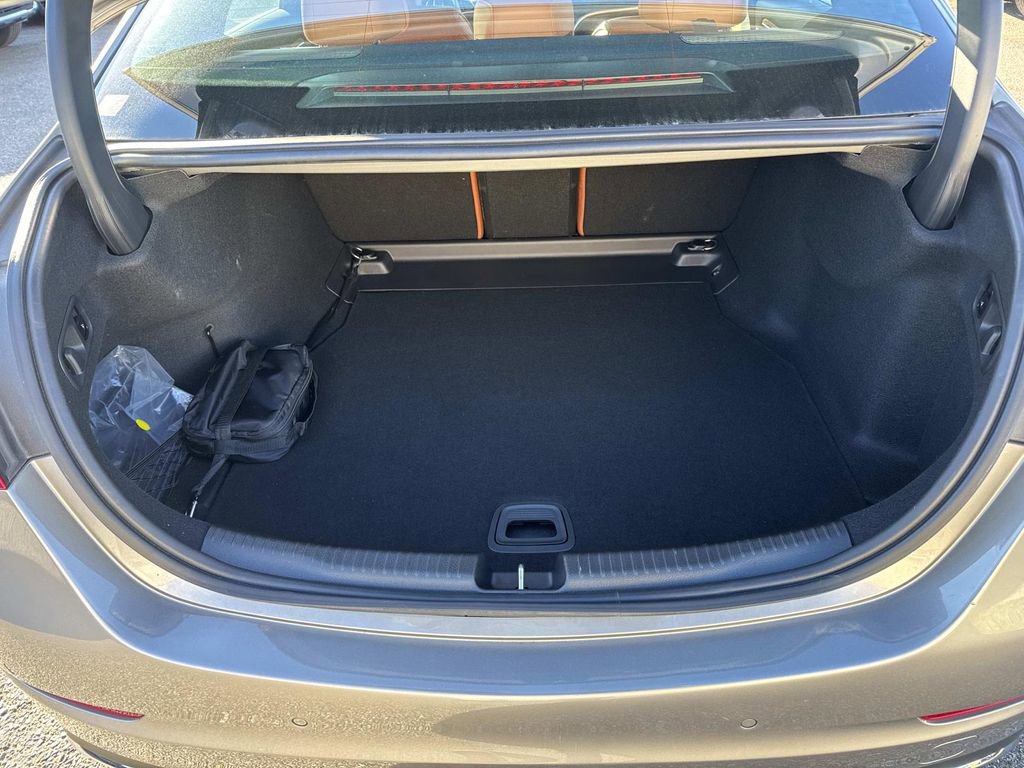 Used 2024 Mercedes-Benz C 300 Sedan image 8