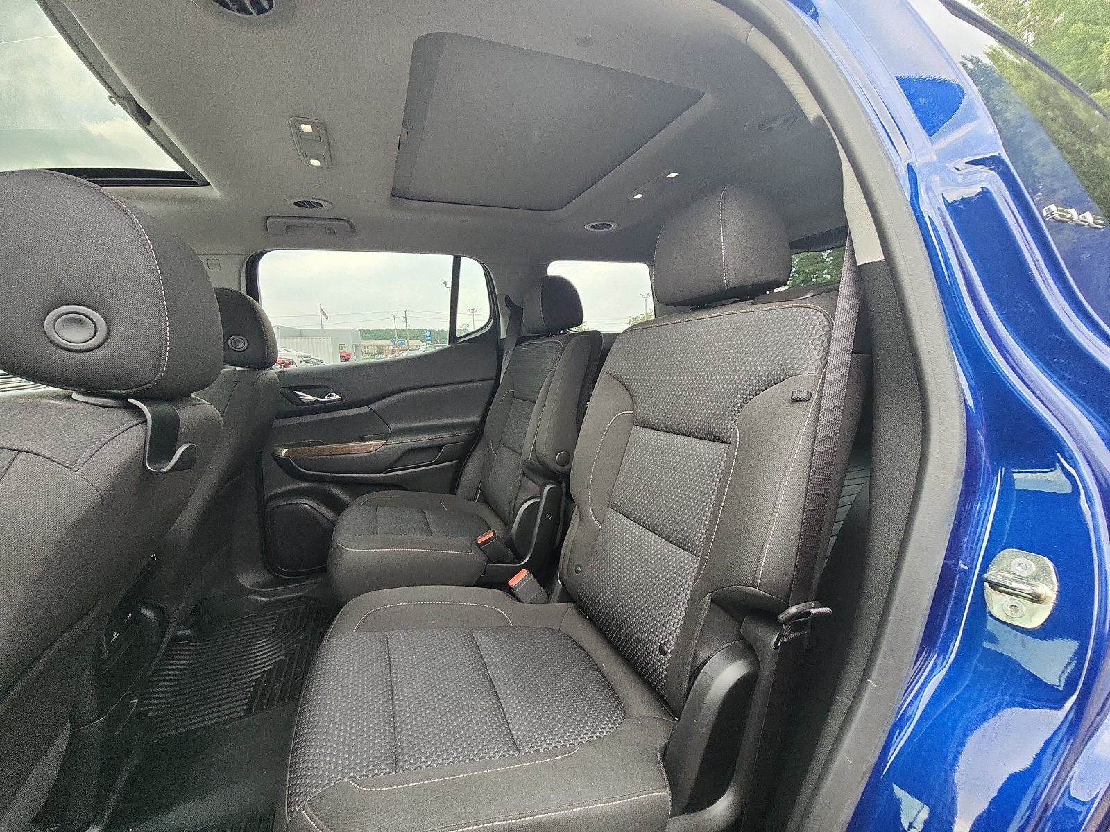 Used 2023 GMC Acadia SLE w/ Driver Convenience Package FWD image 20