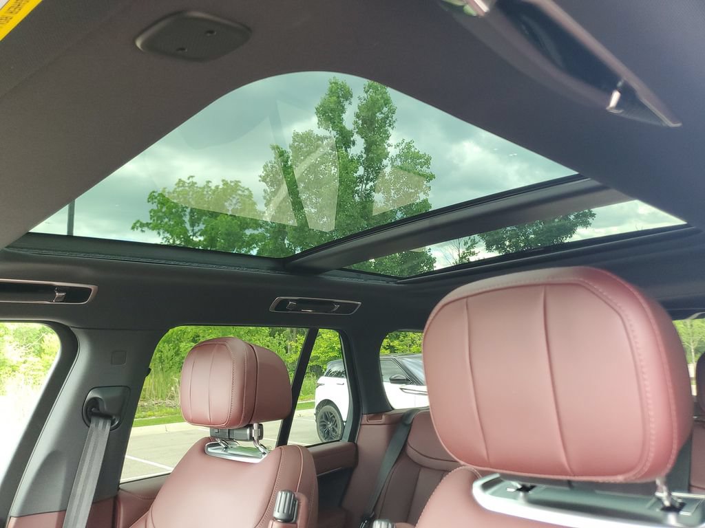 New 2026 Land Rover Range Rover SE AWD/4WD image 11
