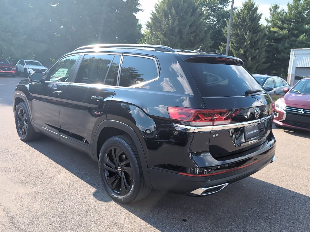 Used 2022 Volkswagen Atlas SE w/ Black Wheel Package FWD image 12