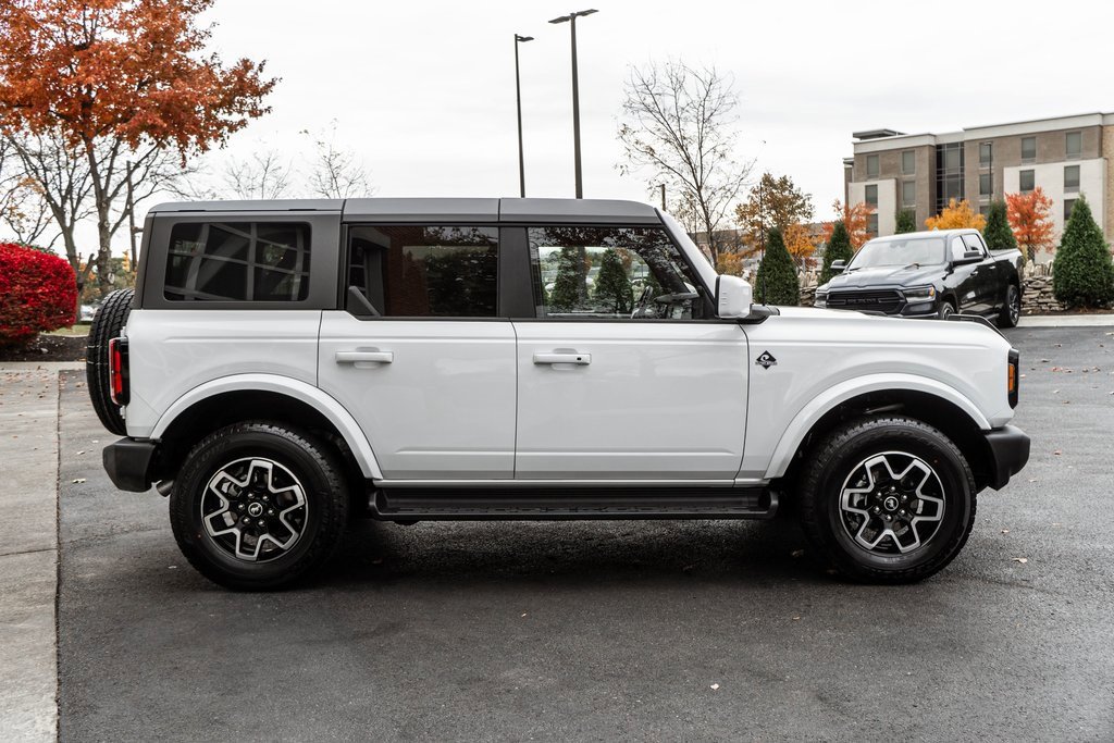 Used 2025 Ford Bronco Outer Banks image 3