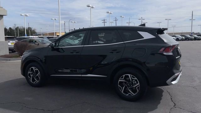 Used 2025 Kia Sportage LX image 7