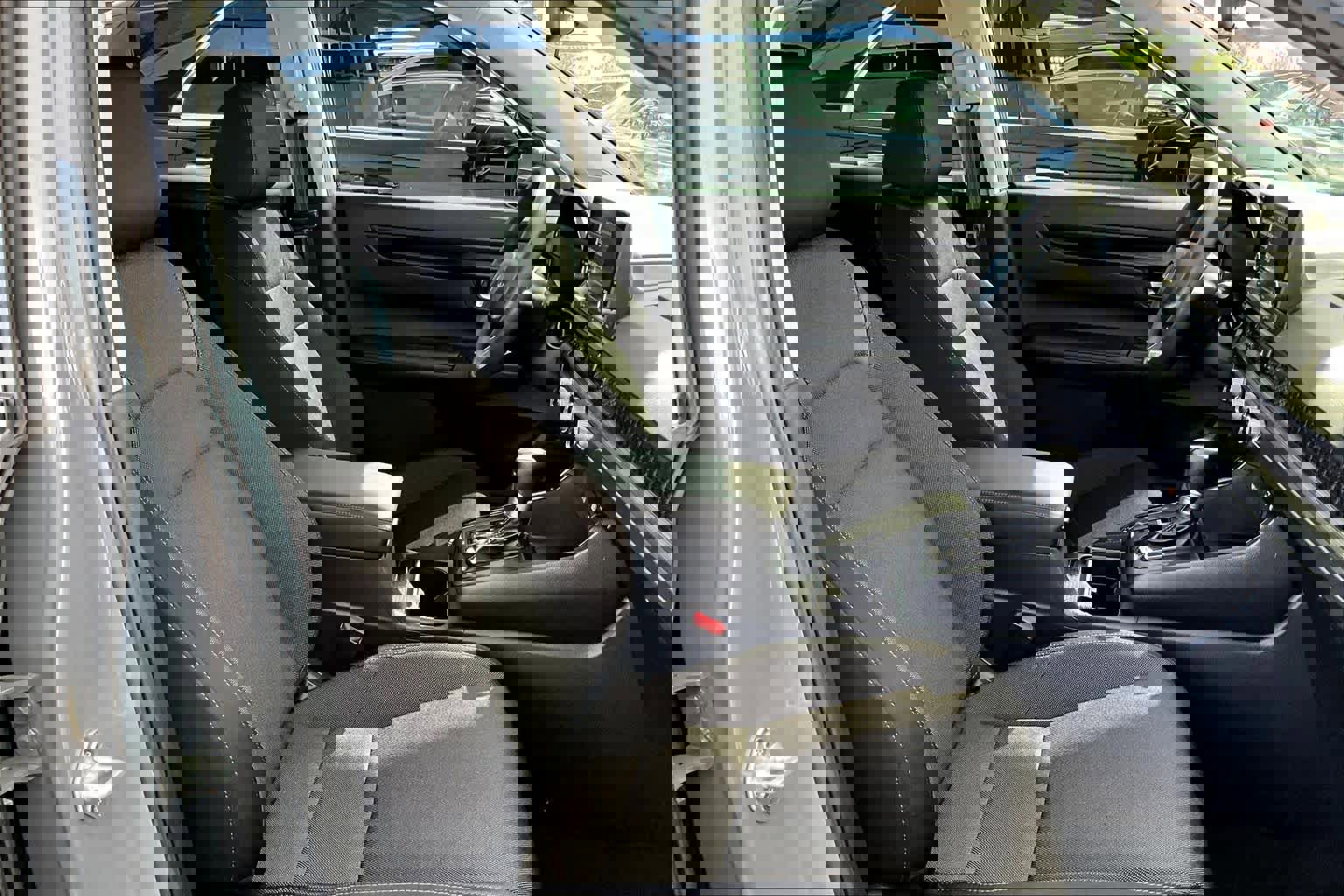 Used 2025 Honda CR-V EX image 9