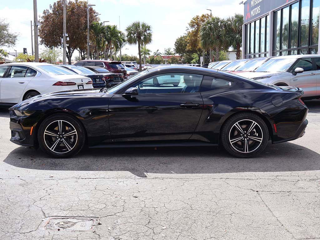 Used 2025 Ford Mustang Premium image 17