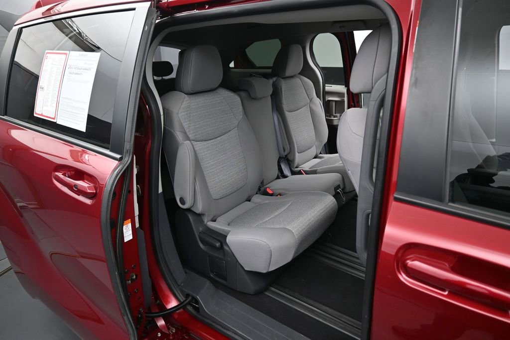 Used 2022 Toyota Sienna LE FWD image 29