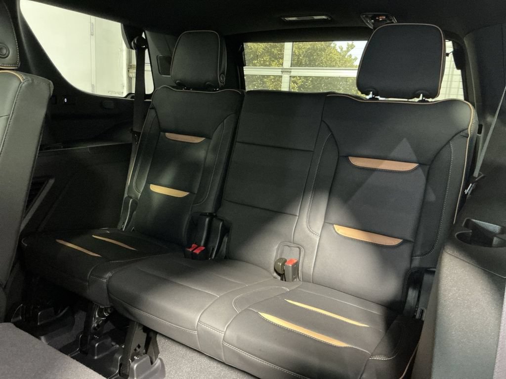 Used 2024 GMC Yukon AT4 w/ Technology Package AWD/4WD image 26