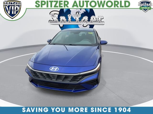 Used 2024 Hyundai Elantra SEL w/ Convenience Package image 3