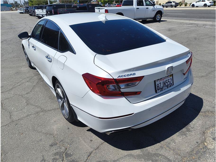 Used 2018 Honda Accord Touring image 16