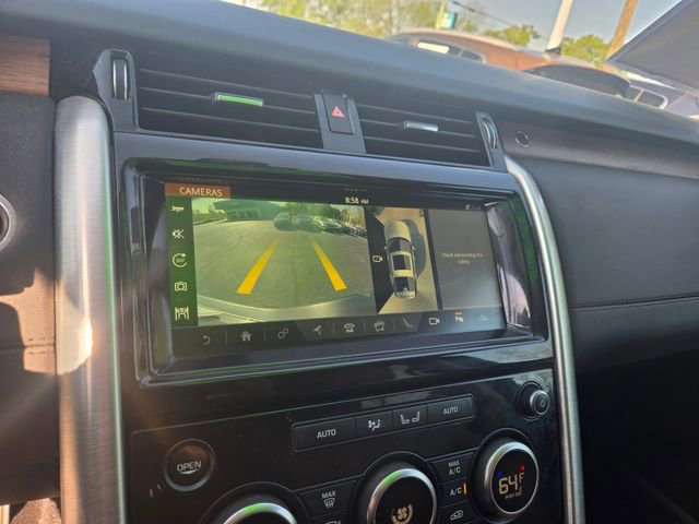 Used 2017 Land Rover Discovery HSE AWD/4WD image 14