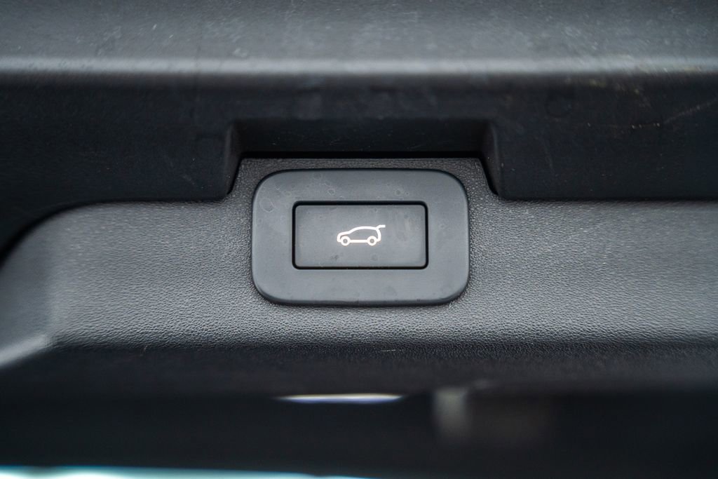 Used 2024 Land Rover Discovery Metropolitan Edition AWD/4WD image 12
