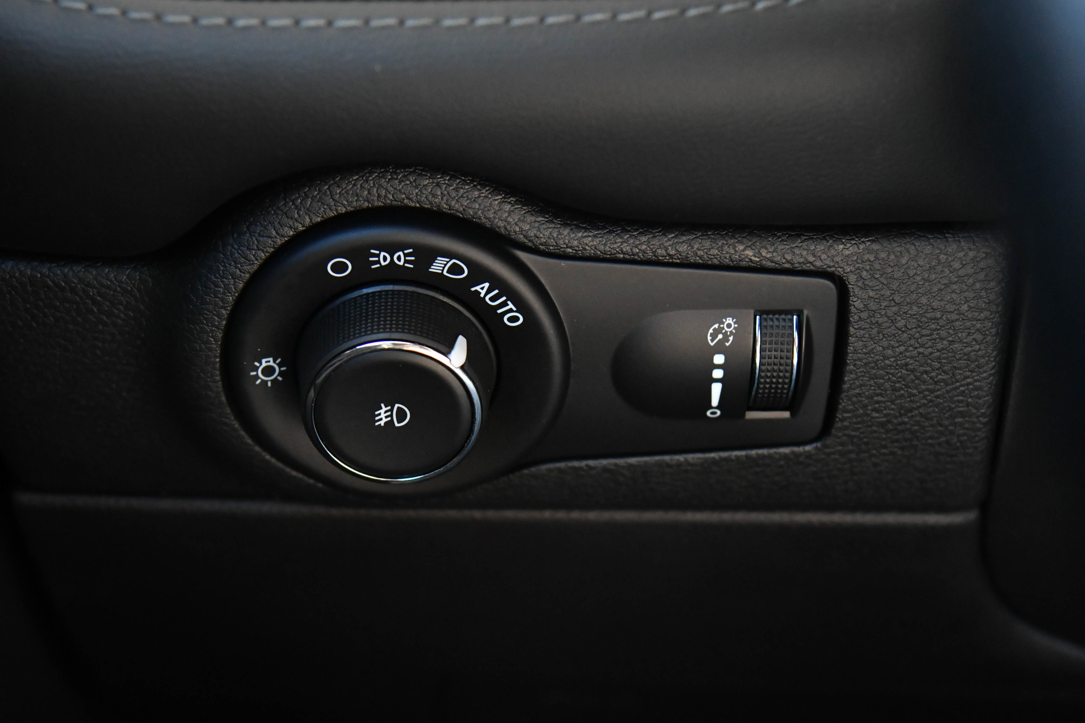 Used 2022 Dodge Durango SXT image 31