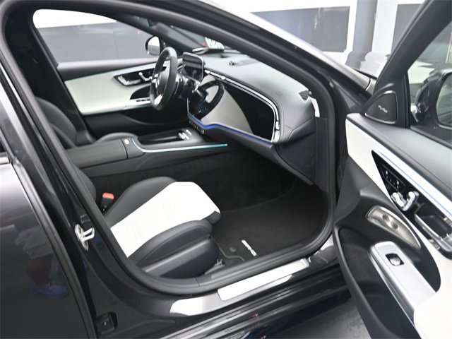 New 2026 Mercedes-Benz E 53 AMG e 4MATIC Sedan image 31