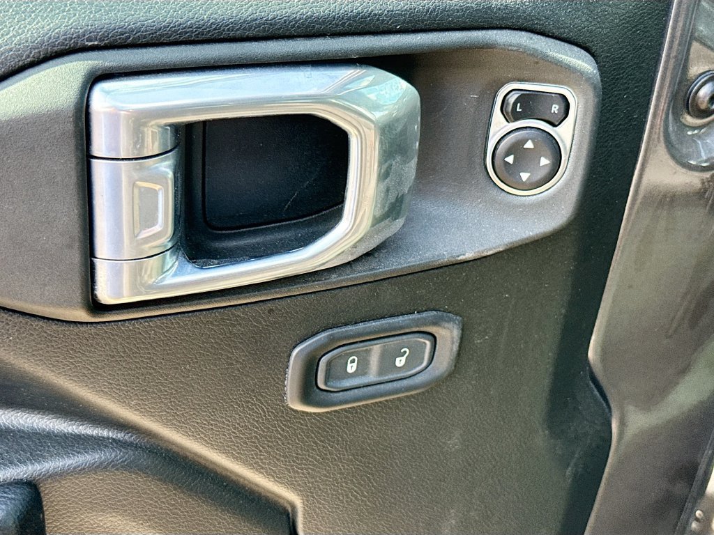 Certified 2023 Jeep Wrangler Unlimited w/ Convenience Group AWD/4WD image 19