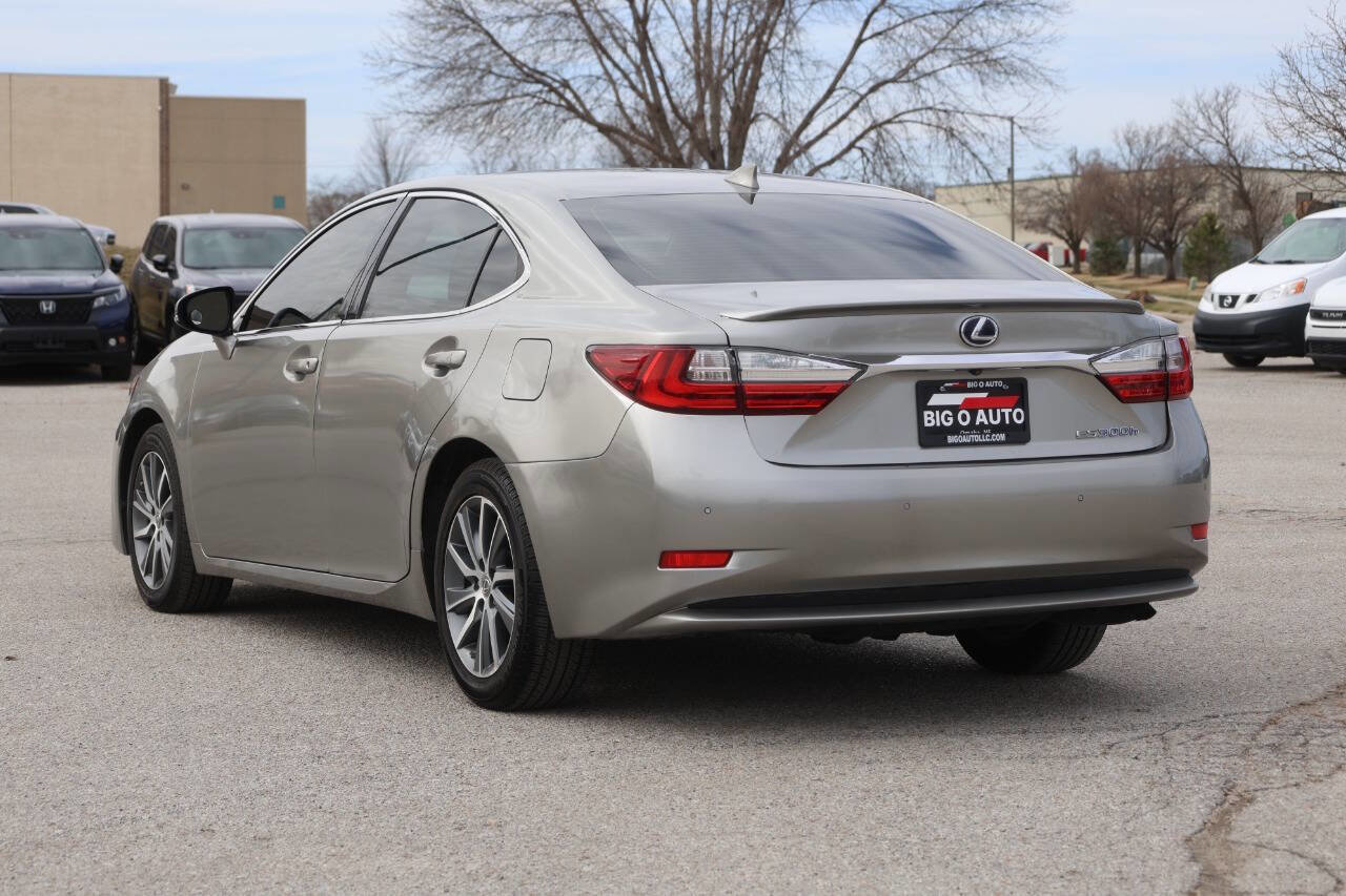 Used 2018 Lexus ES 300h w/ Navigation Package FWD image 11