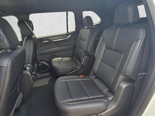 Used 2026 GMC Acadia Elevation w/ Elevation Premium Package FWD image 18