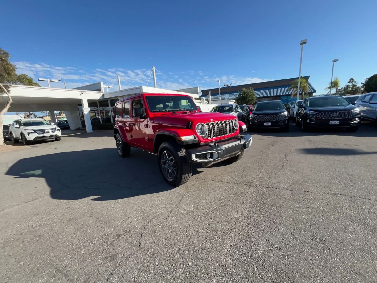 Used 2025 Jeep Wrangler Sahara image 16