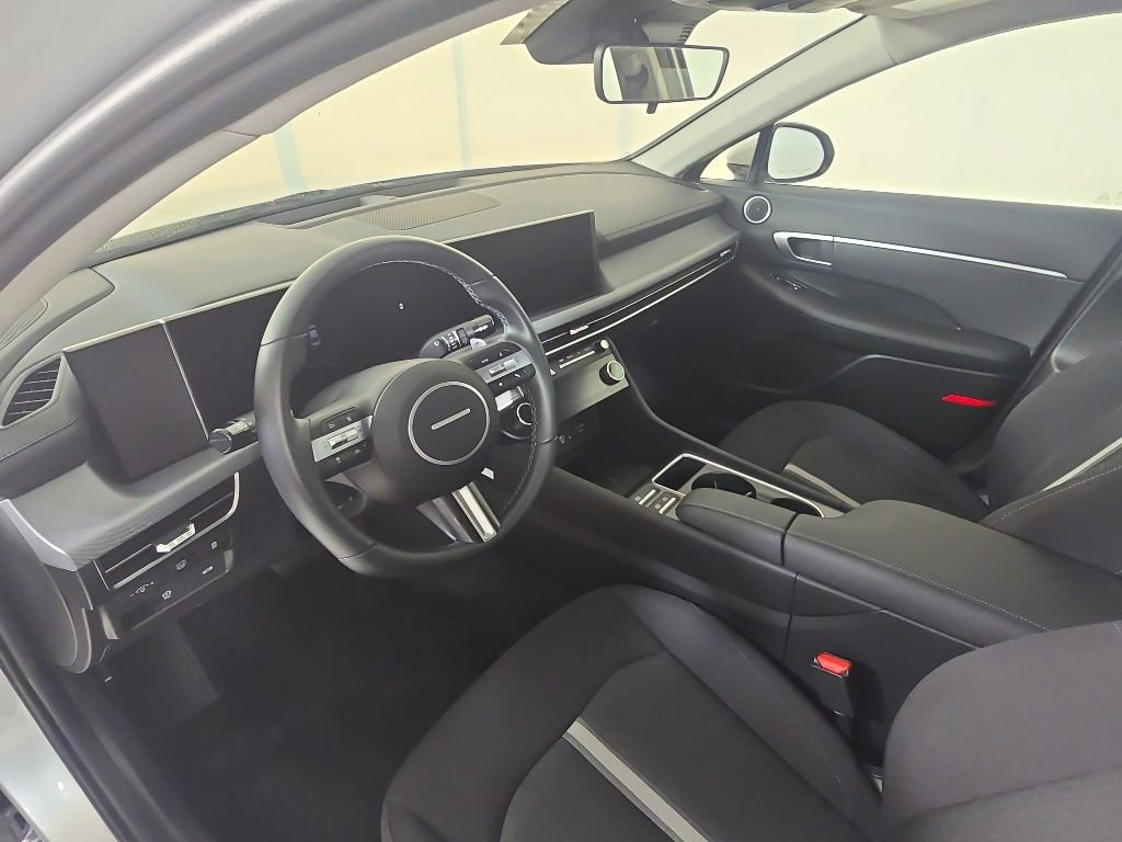Used 2025 Hyundai Sonata SEL FWD image 13