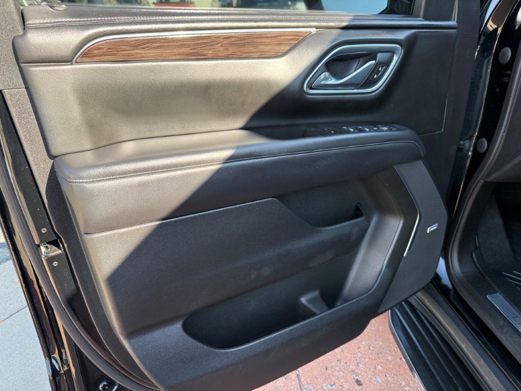 Used 2021 Chevrolet Suburban LT AWD/4WD image 9